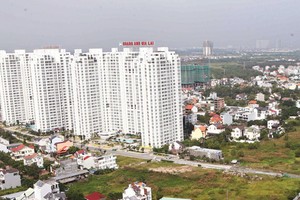 Nhà xã hội sống cùng… chung cư cao cấp